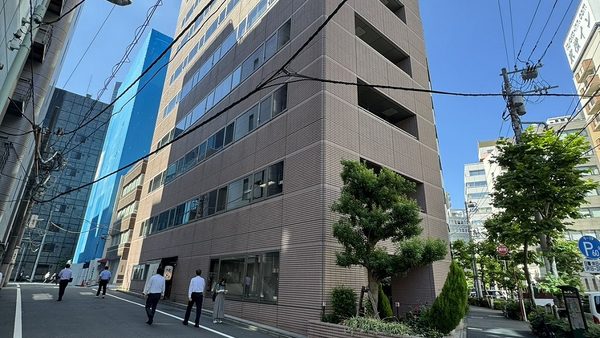 【FOR RENT】日本橋小網ビル3階　居抜き事務所　月額賃料　1,421,750円（税込）　3階部分　専有面積：194.21㎡　東京メトロ半蔵門線「水天宮前」駅徒歩5分　東京メトロ東西線「茅場町」駅徒歩6分　